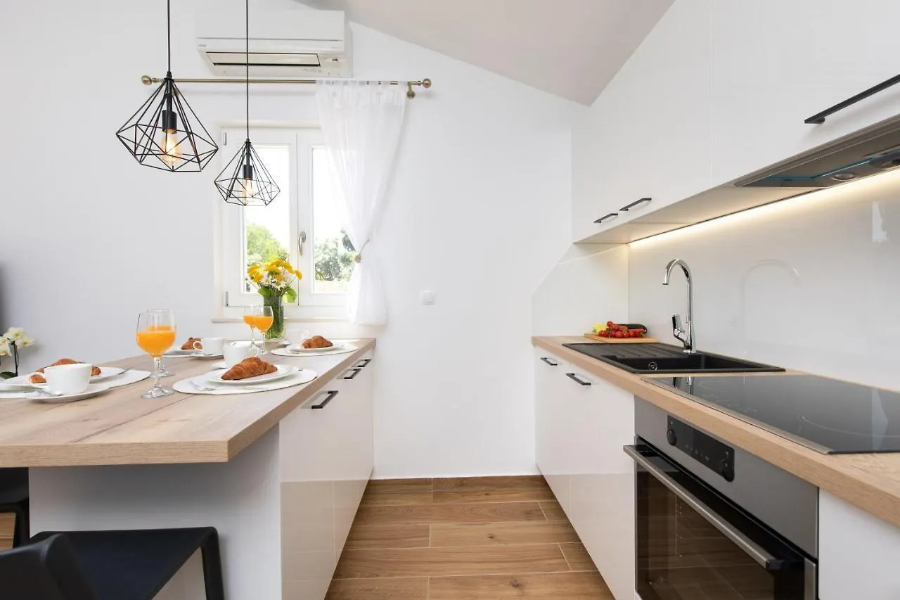 Holiday House Iva - Vrh, Krk Nyaraló